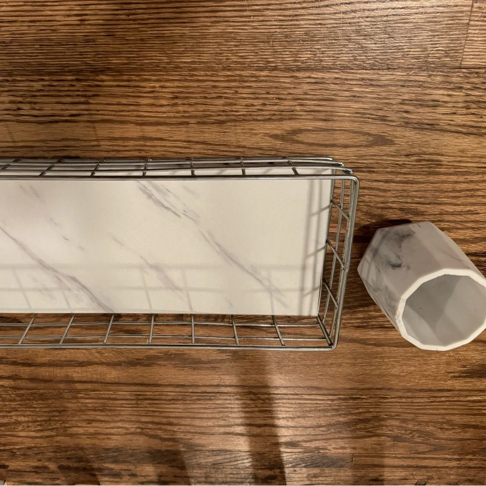 Grey & White Marble Bathroom cup and holder tray